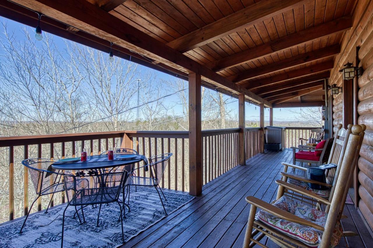 Serenity, A Rustic Log Cabin Retreat Sevierville Exterior photo