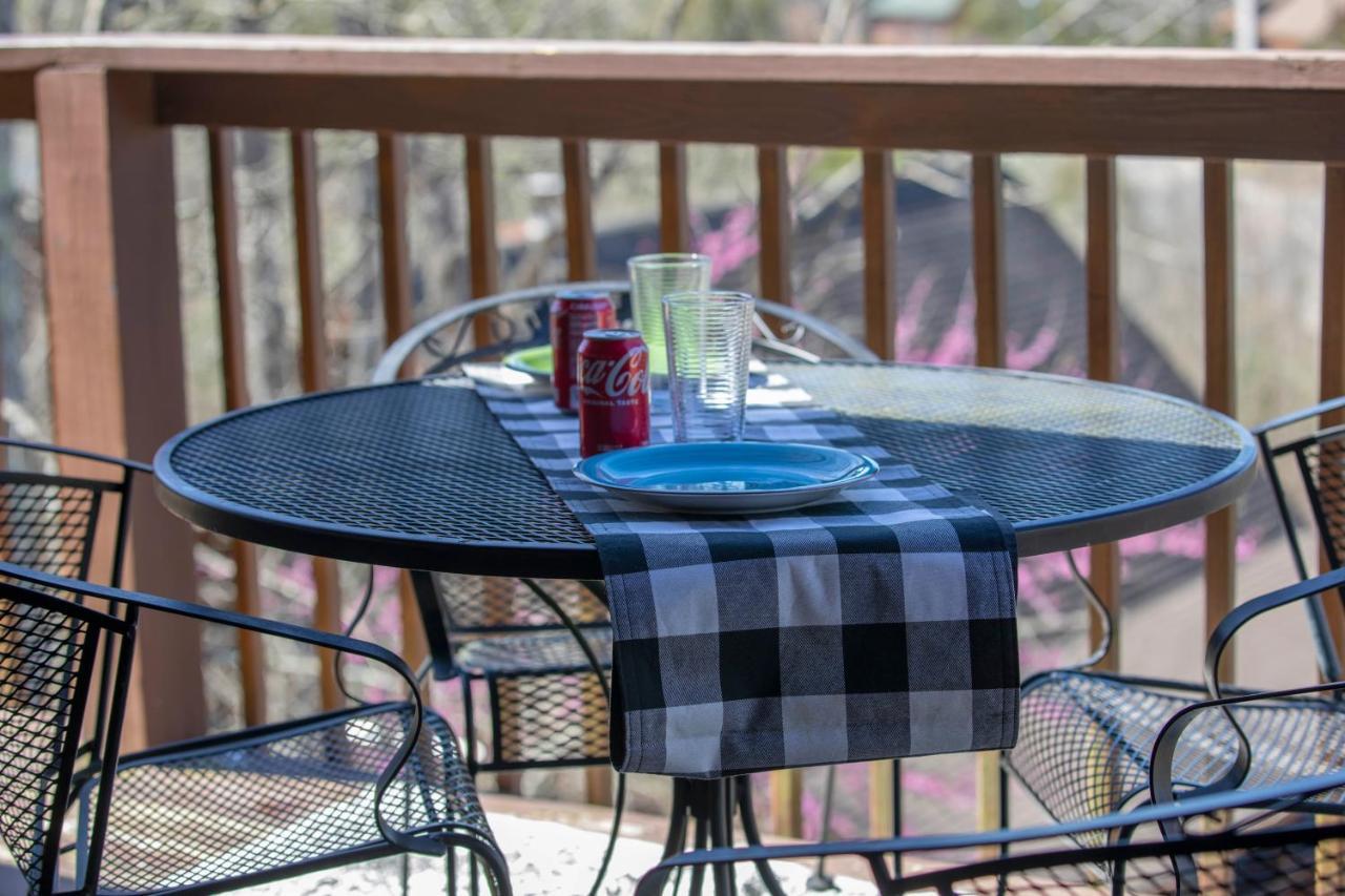 Serenity, A Rustic Log Cabin Retreat Sevierville Exterior photo