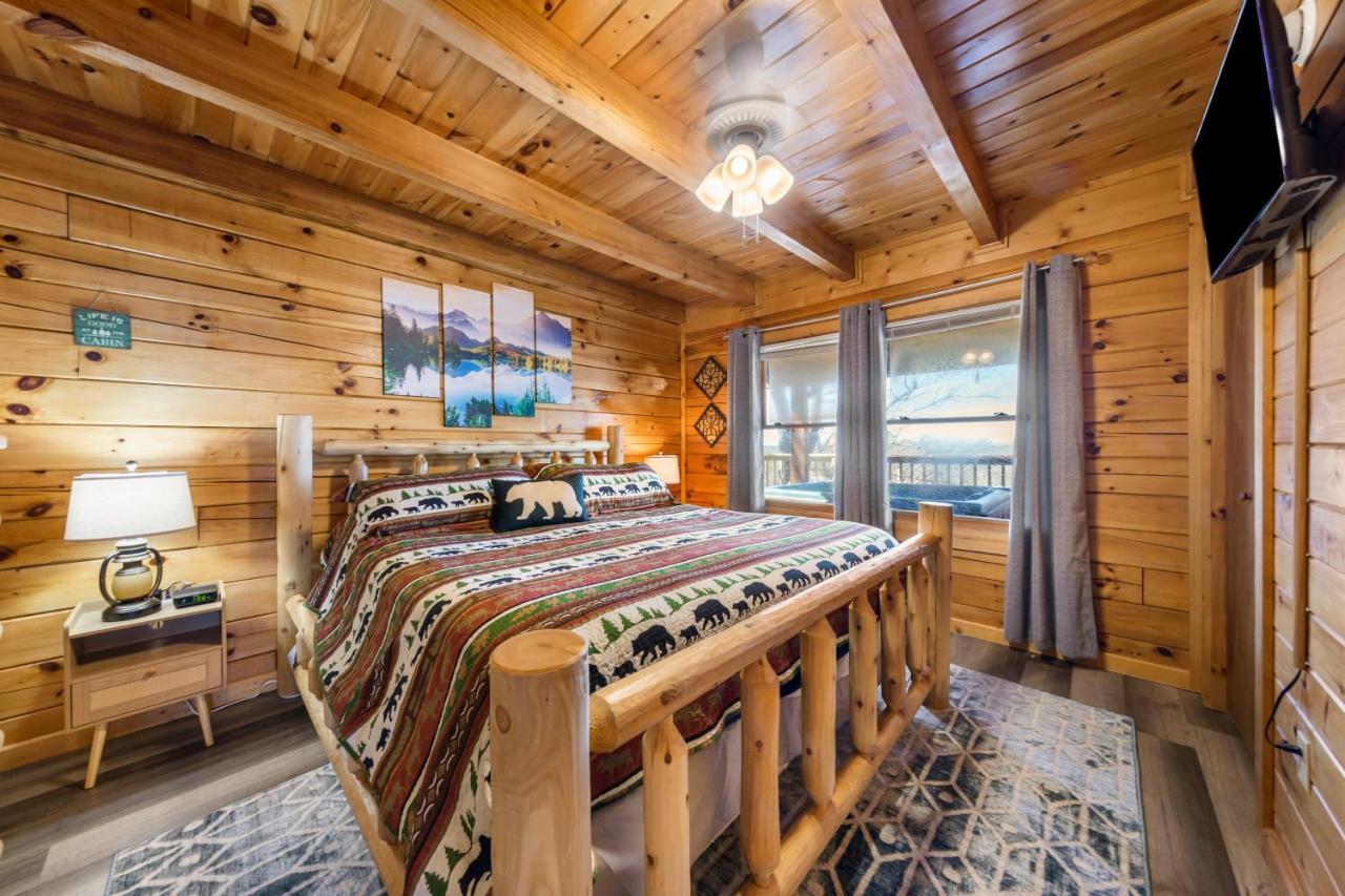 Serenity, A Rustic Log Cabin Retreat Sevierville Exterior photo